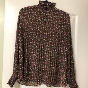 CAbi Knife Pleat Blouse Size XS